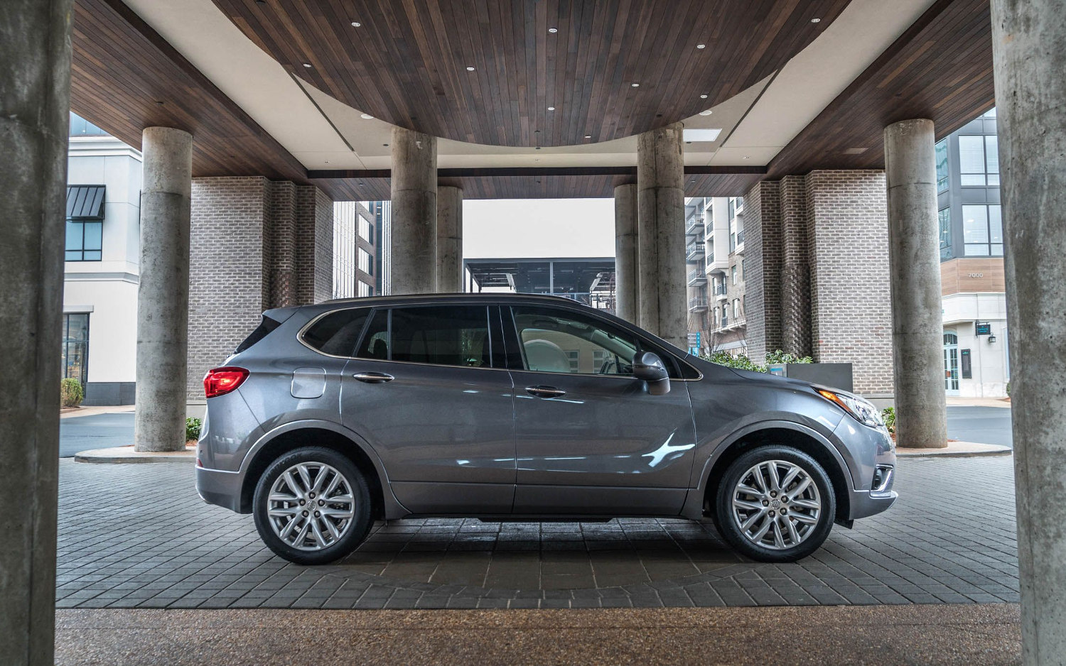 Buick Envision Essence 2019 SUV Drive